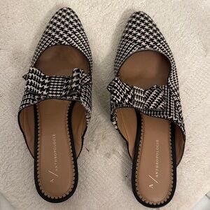 Anthropologie Monochrome Houndstooth Mules sz 9M